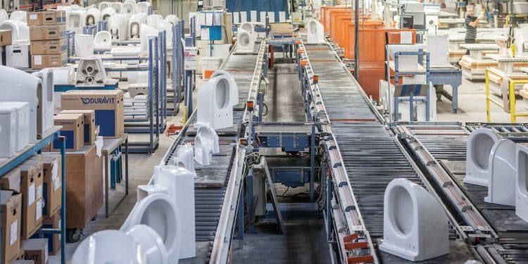 Ligne de fabrication de WC dans une usine Duravit