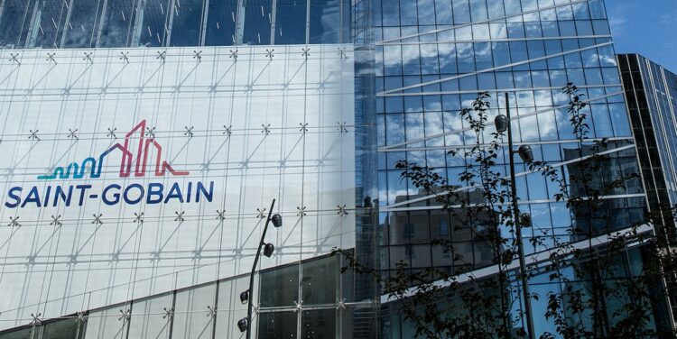 zoom sur la tour Saint-Gobain