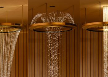 Douche de tête Aquahalo de Dornbracht dans ses trois états de fonctionnement